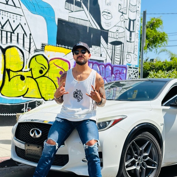 Meet your Posher, Captain - Picture 4 of 6